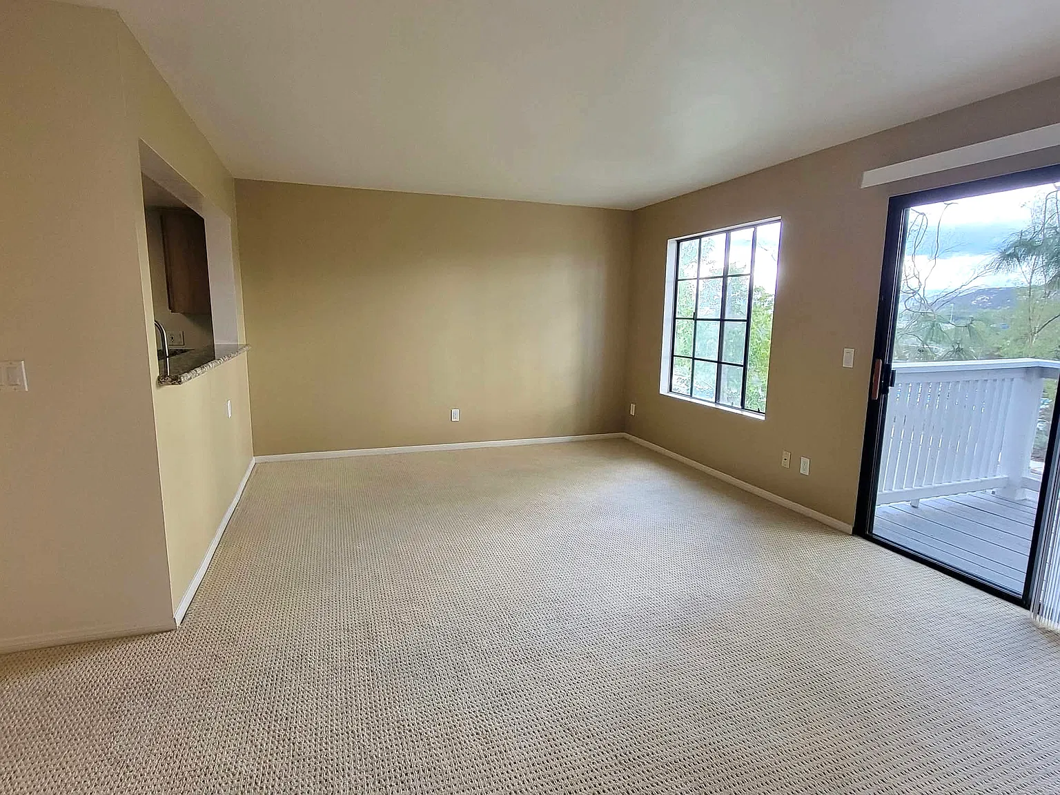 1 bed, 708 sqft, $2,365 — Photo 3