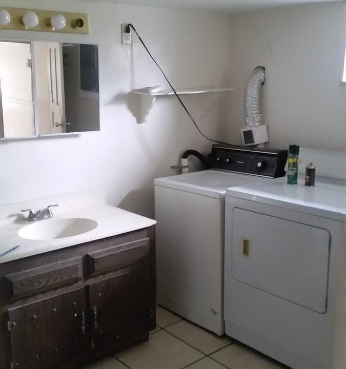 bathroom /laundry room