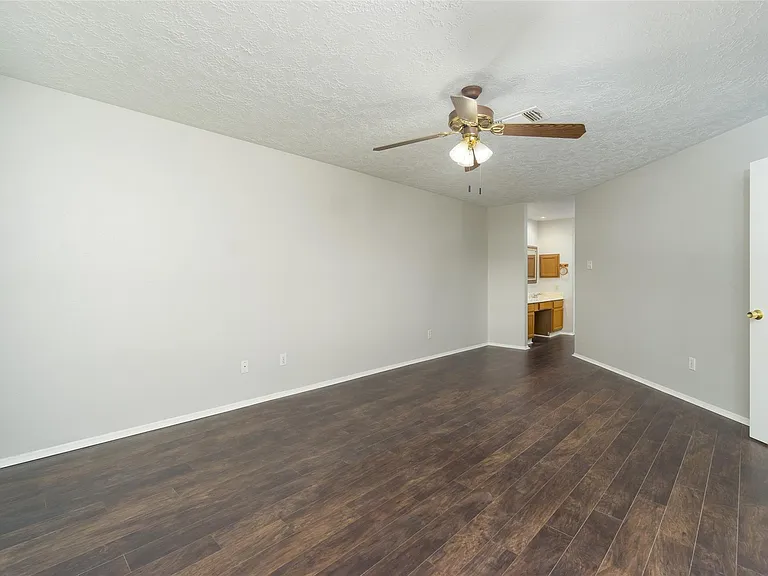 2902 Laurelridge Dr — Photo 15