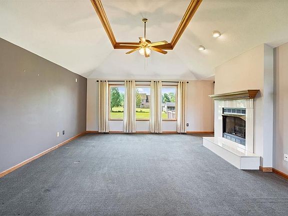 4th image of 10175 Longford Dr