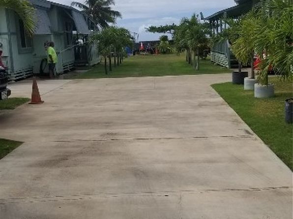 ewa-beach-hawaii-250257322 picture