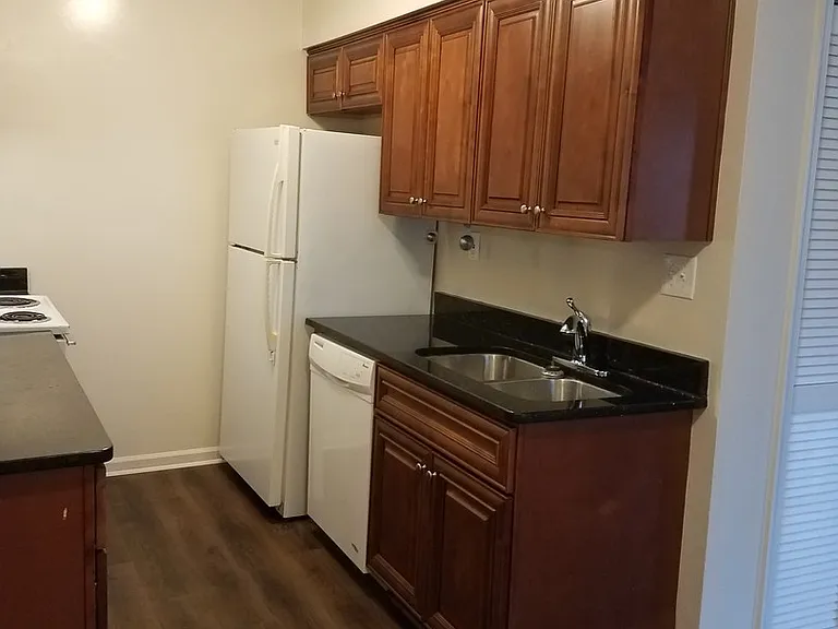 1375 Kingston Ave — Photo 3