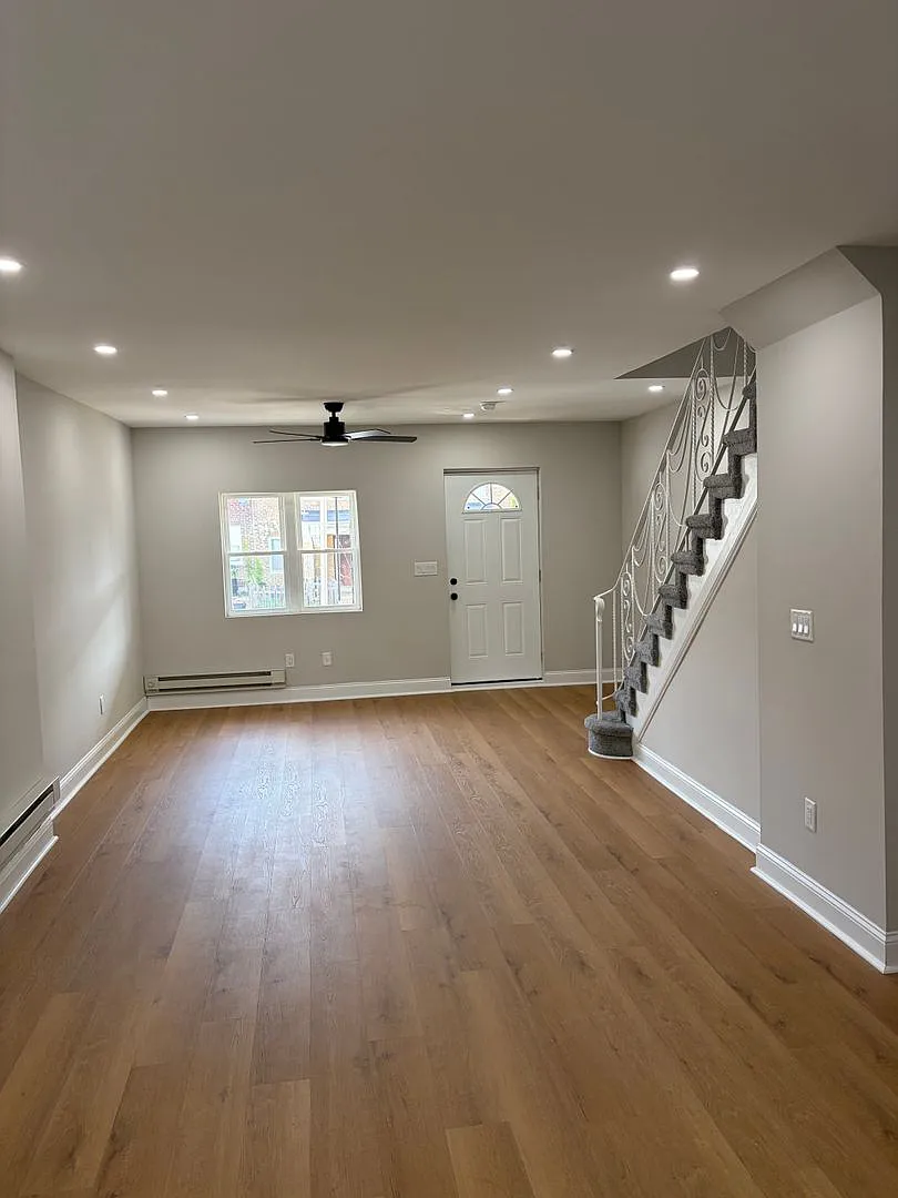 Beautiful Newly renovated 3 bedroom home now available for rent in Wynnefield — Photo 2