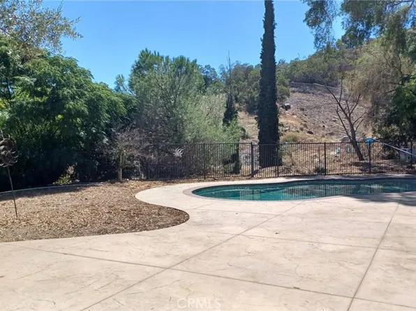 33260 Mackay Dr, Lake Elsinore, CA 92530