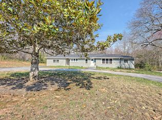 2315 Talmadge Dr, Toccoa, GA 30577