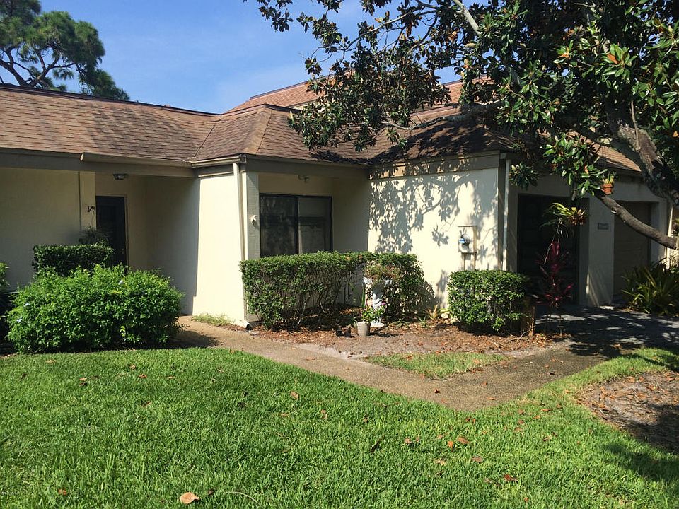 1st image of 214 Country Club Dr