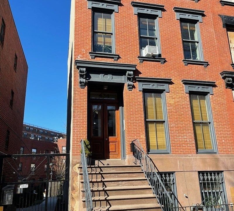 1st image of 434 Clermont Ave APT 2