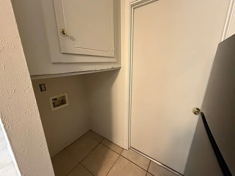 1011 Raleigh Cir — Photo 10