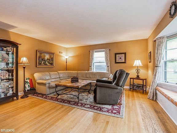 2nd image of 1326 Greenwood Ave