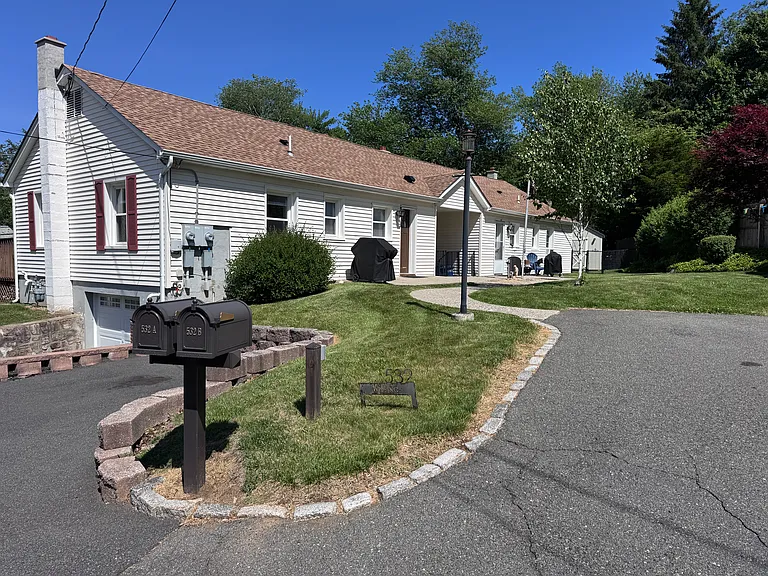 532 Wills Rd #A — Photo 2