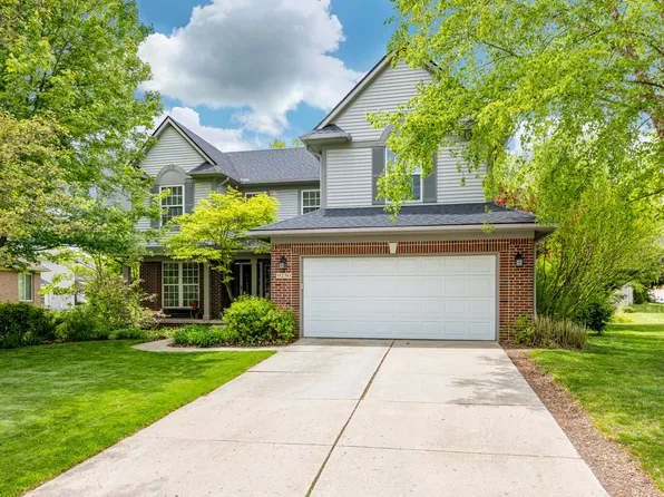 9230 Solitude Ln, Van Buren Township, MI 48111