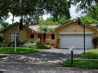 4203 W Sailboat Dr, Cooper City, FL 33026