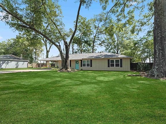 2nd image of 30696 Country Club Ln