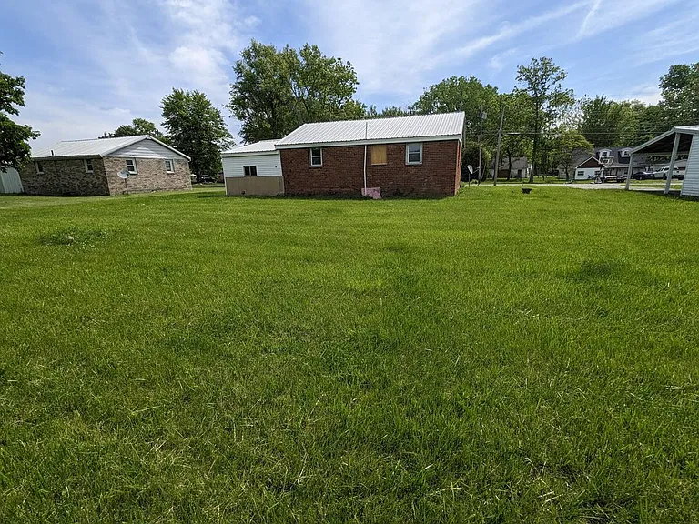 1015 S Pittenger Rd — Photo 2