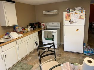 200 S 4th Ave, Dedham, IA 51440