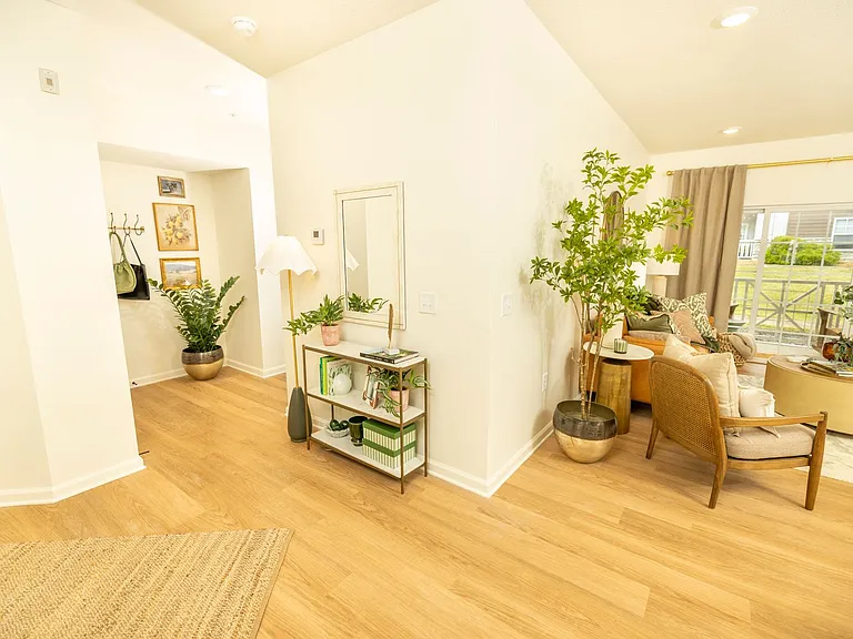 160 Graham Rd #204 — Photo 3