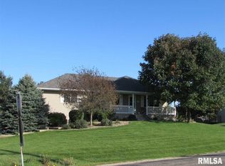 922 N Washington St, Metamora, IL 61548