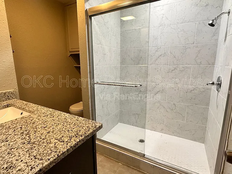6715 Lyrewood Ln — Photo 12
