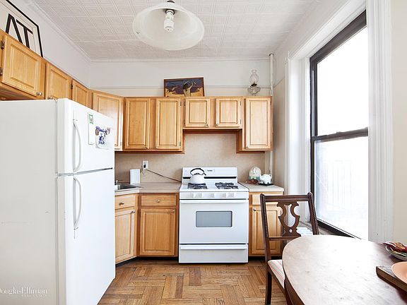 3rd image of 163 President St APT 4R