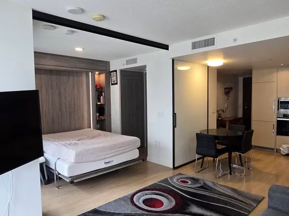 89 Nelson St, Vancouver, BC