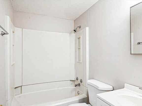 4th image of 8851 Welbeck Way