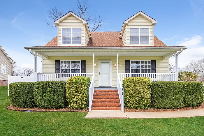 101 Luke Ct — Photo 1
