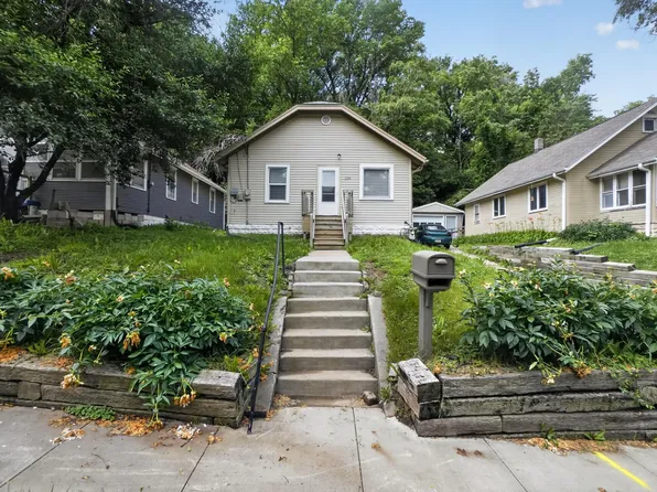 136 Marian Ave, Council Bluffs, IA 51503