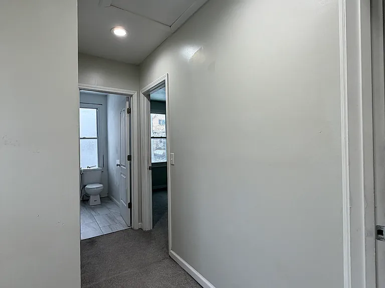 1222 Rowley Ave — Photo 11