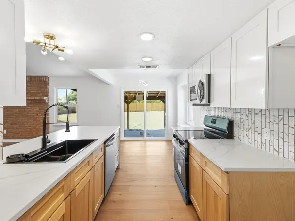 1903 S West Dr, Leander, TX 78641