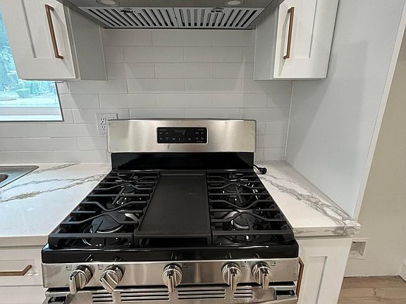 3rd image of 7957 Greenbush Ave