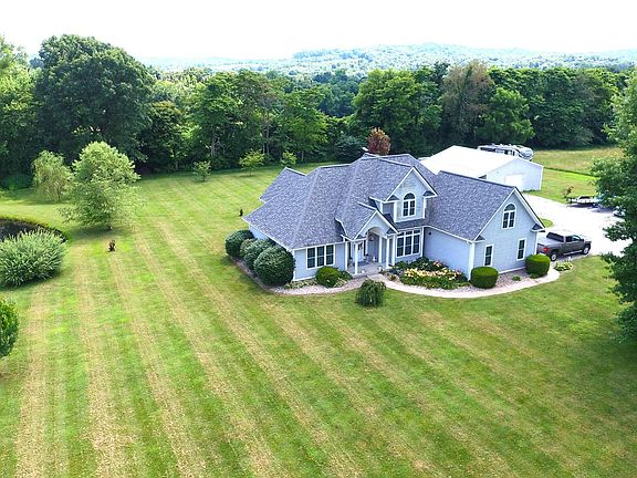 5th image of 173 Megan Way