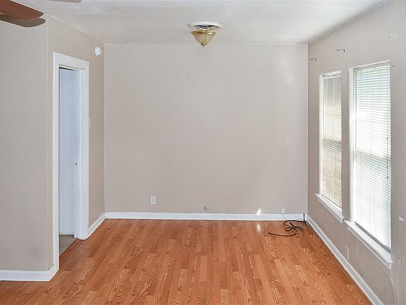 5th image of 2412 Avenue D