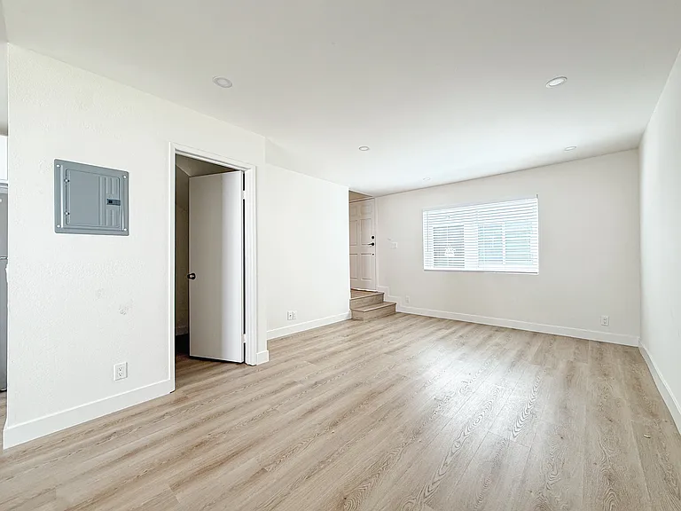 1162 Elm Ave #29 — Photo 7