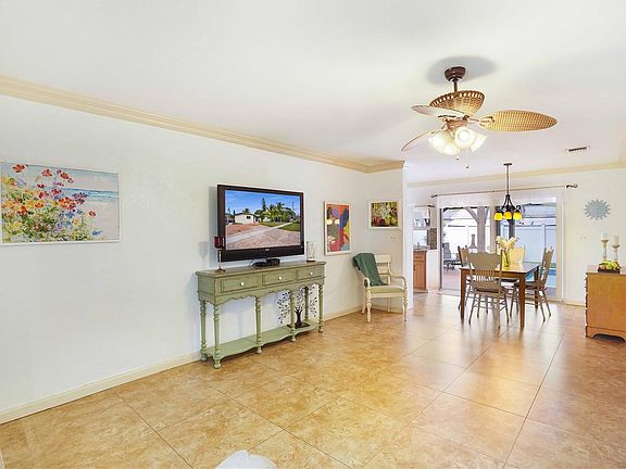 5th image of 115 SE 14 Place