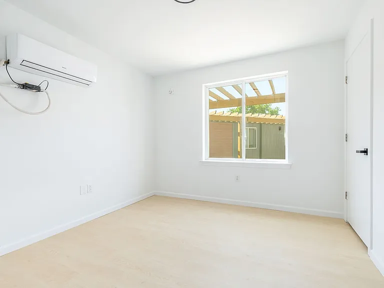 3003 Glenwood — Photo 137