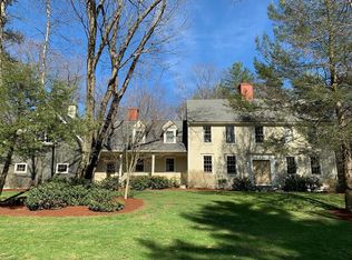 16 Hawthorn Rd, Amherst, MA 01002