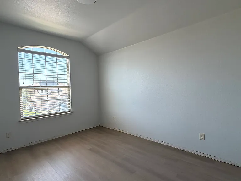 2123 Meadow View Dr — Photo 12