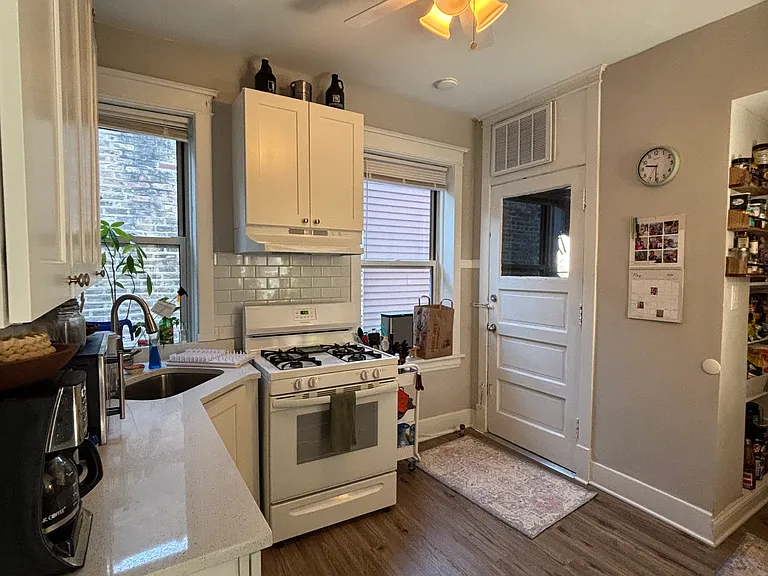1264 W Winnemac Ave #2F — Photo 10