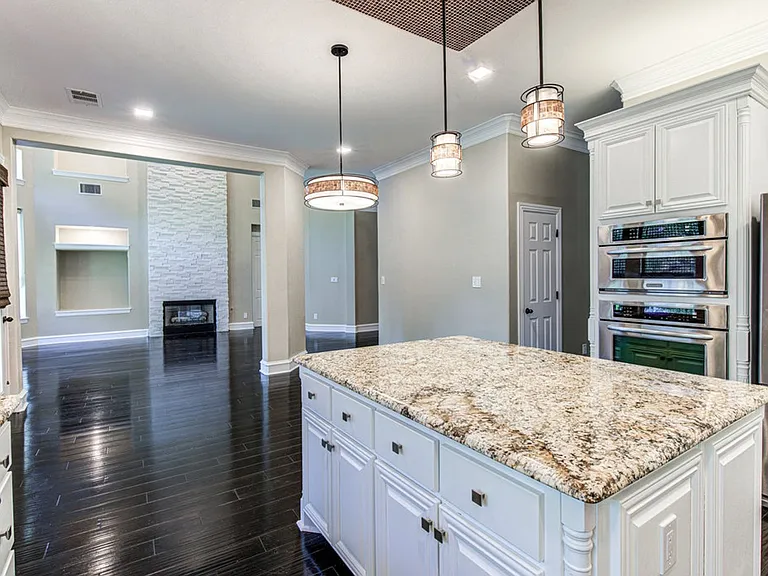 1917 Lakecliff Hills Ln — Photo 17