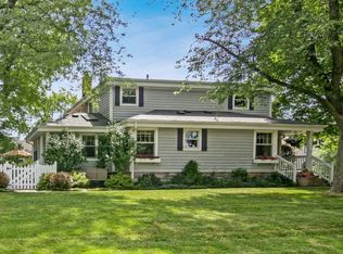 2176 Brentwood Rd, Northbrook, IL 60062