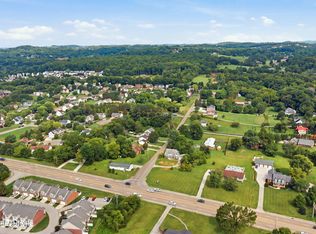 7402 Pelleaux Rd, Knoxville, TN 37938
