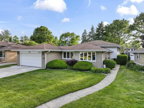 1920 Koehler Dr, Des Plaines, IL 60018