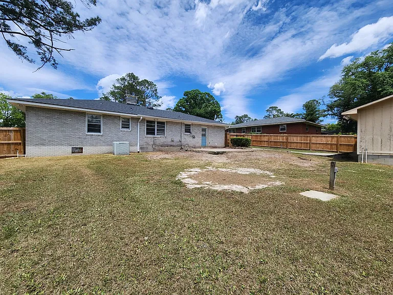 1213 McRee Dr — Photo 14