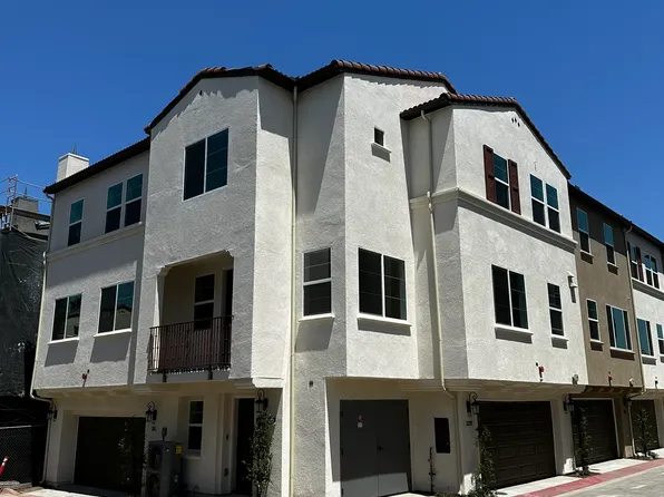 2209 N Cordon Gln, Escondido, CA 92025