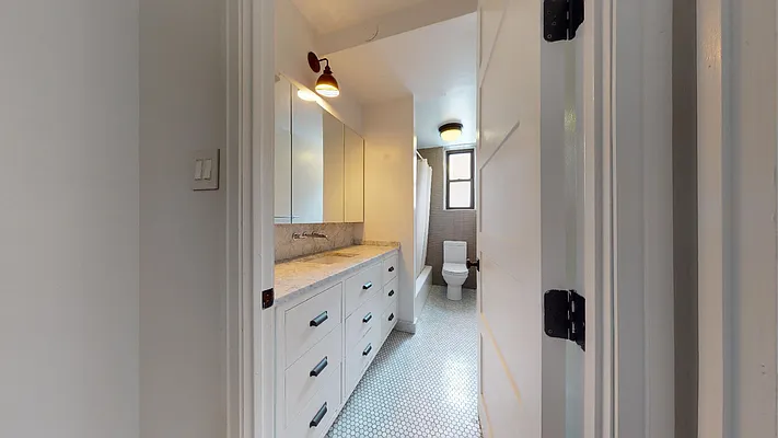 Rented by Bond New York | media 16