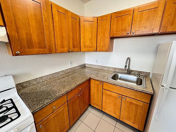 4th image of 646 Foothill Blvd APT 304