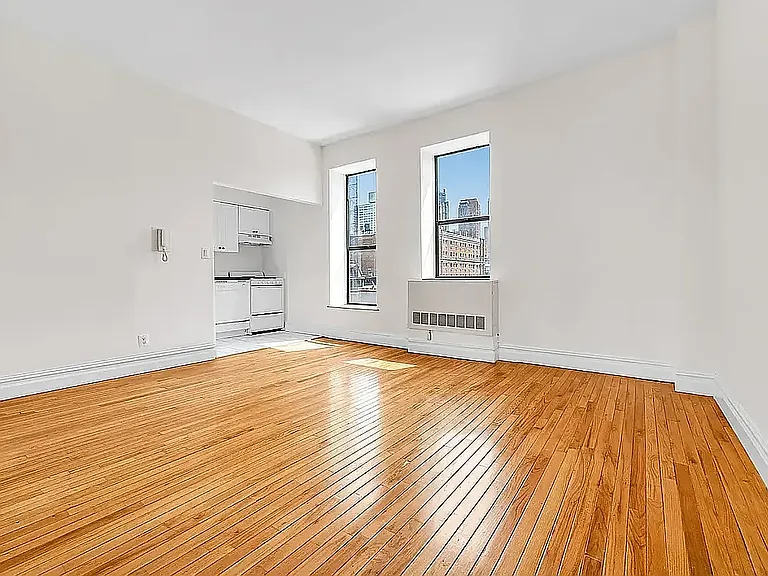 154 W 70th St #6R — Photo 2