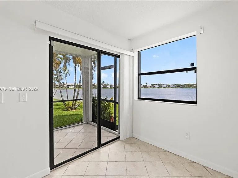 999 Hamilton Dr #999B — Photo 12