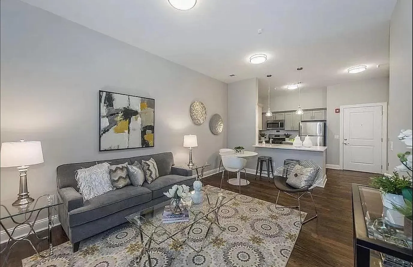 743 Park Ave — Photo 2