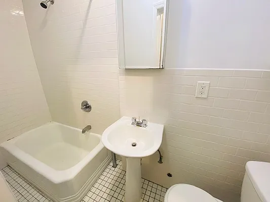 Rented by Highline Residential | media 23